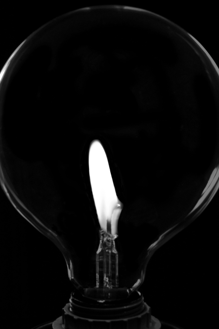 帆船，悲伤，灯光，灯泡，灯光，灯泡，黑白，火焰，黑色背景