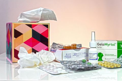 感冒、嗅探、生病、手帕、疾病、健康、免疫系统、病毒