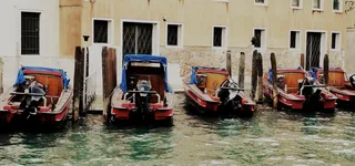 船，动力船，码头，锚地，水，船，航运，水域