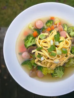 汤、面条、晚餐、美味、蔬菜、食物和饮料、食物、健康饮食 汤、面条、晚餐、美味、蔬菜、食物和饮料、食物、健康饮食