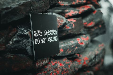 不登广告牌的选择性聚焦摄影