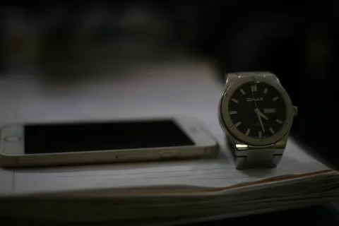 和平、silance、时间、手表、技术、无线技术、桌子、通信