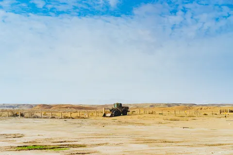 沙漠景观、田野、沙漠、草原、户外、景观、挖掘机、云 沙漠景观、田野、沙漠、草原、户外、景观、挖掘机、云
