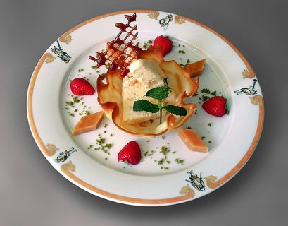 甜点，焦糖，美食，焦糖冻糕，焦糖冻糕，草莓，杏仁篮，mandelhueppen