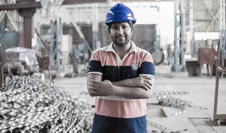 健康和安全、工人、工业、交叉武器、职业、站立、前视图、看着摄像机