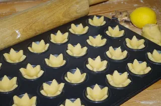 蛋糕、烘焙、圣诞节、糖果、面团、床单、食品和饮料、食品