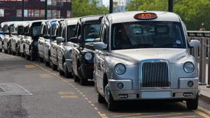 车辆、停车、道路、白天、英国、出租车、汽车、城市