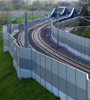 火车，gleise，隔音屏障，高架线，铁路轨道，铁路，道床