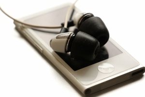 黑色、CanalBubed、ipod touch、i-pod、mp3播放器、入耳式耳机、听音乐