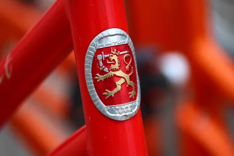 芬兰，罗瓦涅米，自行车，红色，特写，聚焦前景，无人，白天