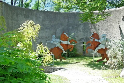 中世纪，盔甲，骑士，雕像，马，长矛，决斗，人与人对抗