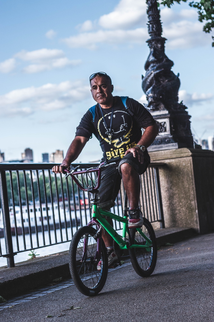 伦敦，英国，个人，街道，城市，市中心，城市，钥匙