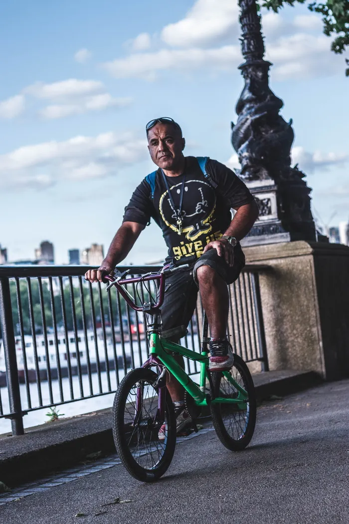 伦敦，英国，个人，街道，城市，市中心，城市，钥匙