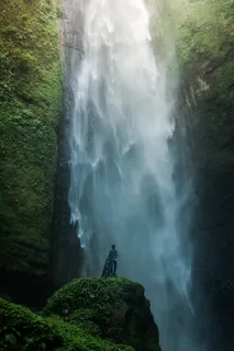 山间瀑布,延时摄影,瀑布,水,悬崖,岩石,树木,自然之美 山间瀑布,延时摄影,瀑布,水,悬崖,岩石,树木,自然之美