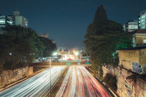 夜间道路延时摄影
