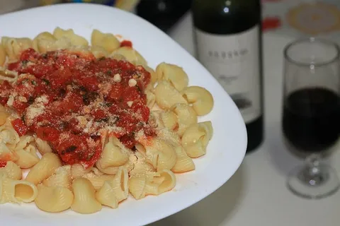 弥撒、酱汁、食物、膳食、午餐、葡萄酒、意大利面、意大利面 弥撒、酱汁、食物、膳食、午餐、葡萄酒、意大利面、意大利面