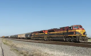 蒸汽火车，铁路，蓝色，天空，白天，火车，机车，铁路