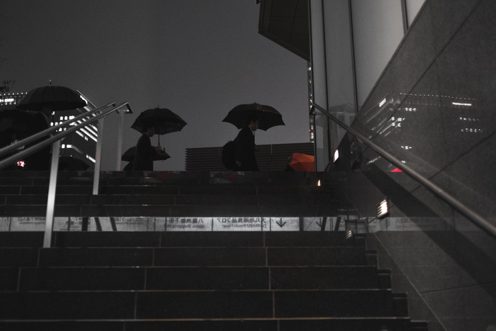 东京，日本，红色，黑色，雨伞，城市，楼梯，夜晚