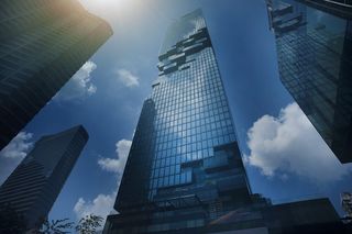 高层建筑低角度摄影