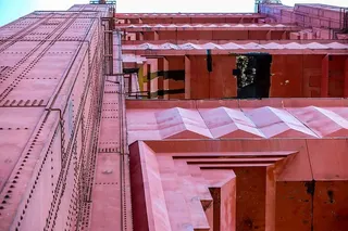 金门大桥的金属制品、铆钉和装饰艺术元素。