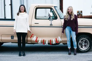 汽车、车辆、建筑物、街道、道路、旅行、信件、人