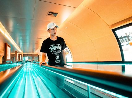 新加坡, 富丽敦湾酒店, 隧道, 蓝绿色, 橙色, 前视图, 一个人, 站立