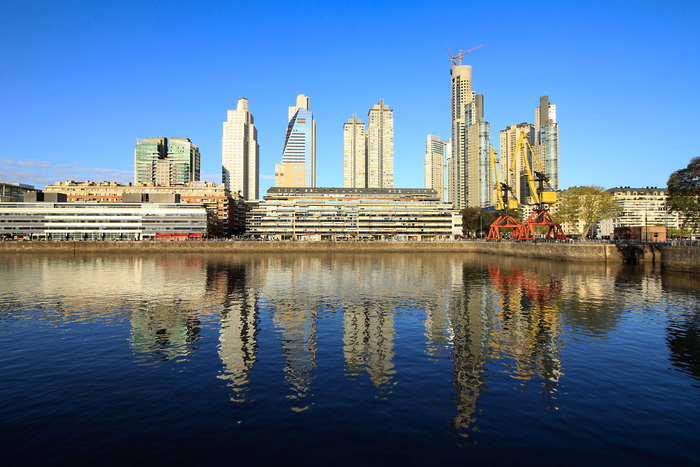 城市、建筑、水体、旅游、城市景观、天空、地平线、河流