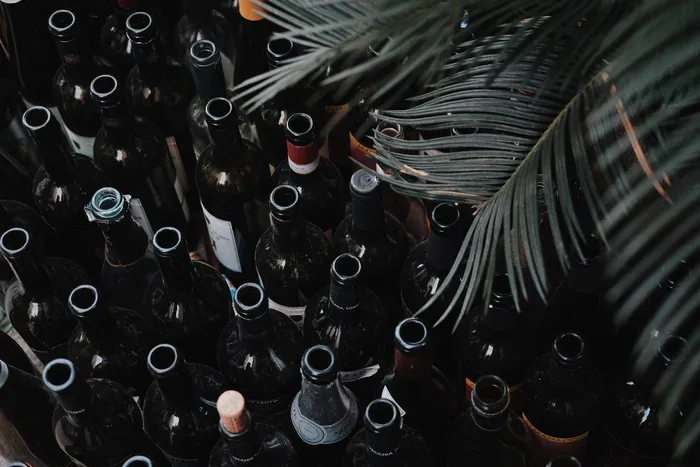 一堆酒瓶