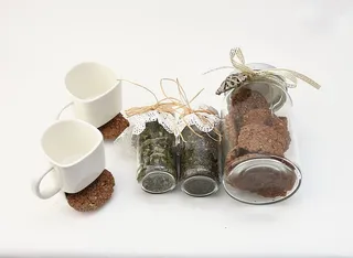 饼干，饼干，罐子，杯子，食物，食物和饮料，白色背景，室内