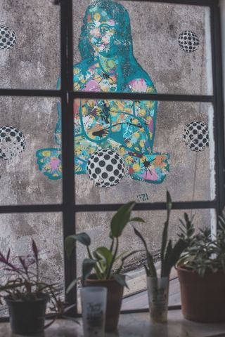 墙上蒙娜丽莎的彩色剪影