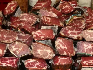 生肉批次、火腿、肉、食品、包装、范围、质量、食品和饮料