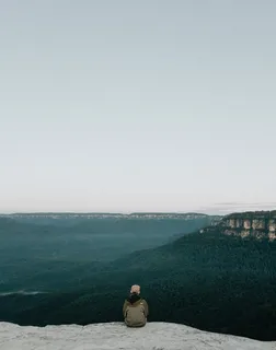 人,坐着,山顶,白天,自然,风景,边缘,悬崖 人,坐着,山顶,白天,自然,风景,边缘,悬崖