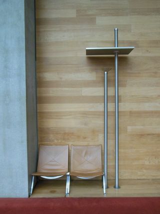 家具机构，阅读，扶手椅，灯具，木质材料，室内，座椅，无人