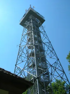 了望台、发射机、塔、楼梯、天空、顶部、已建结构、低角度视图 了望台、发射机、塔、楼梯、天空、顶部、已建结构、低角度视图