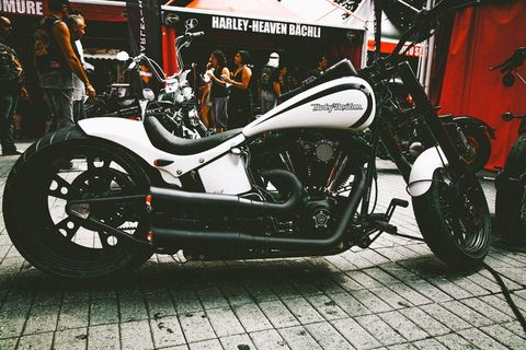 黑白巡洋舰摩托车