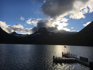 在美国，勃朗宁，大陆分水岭小径，独木舟，天空，云，美国国旗，急流湖
