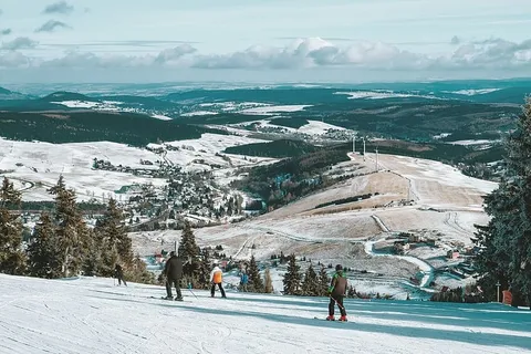 冬天山上美丽的风景 冬天山上美丽的风景