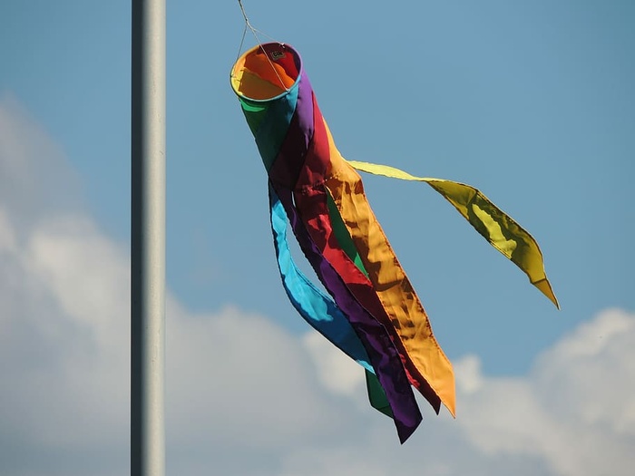 风，太阳，颜色，苍蝇，天空，没有人，五颜六色，蓝色