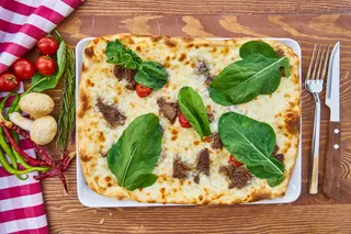 披萨、鸡蛋、洋葱、大蒜、面团、烹饪、烘焙、素食