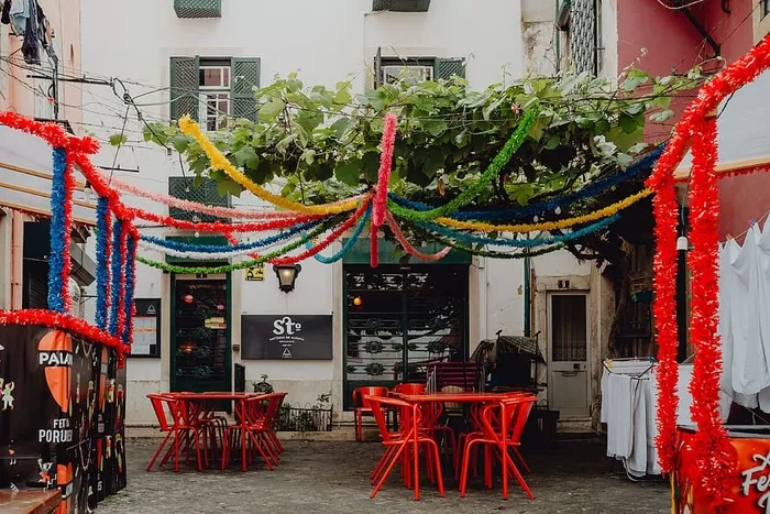 葡萄牙里斯本为圣安东尼盛宴装饰的街道 葡萄牙里斯本为圣安东尼盛宴装饰的街道