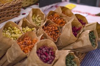 蓝色纺织品棕色包装