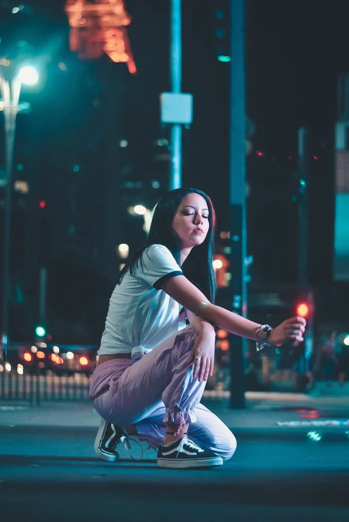 白衬衫的女人