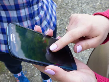 个人，使用，黑色，三星智能手机，手机，三星，触摸，智能手机