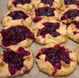 水果馅饼，水果，烘焙，迷你派，黑莓，蓝莓，覆盆子，派