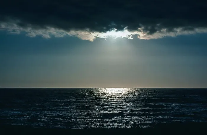 水面上的太阳黑子
