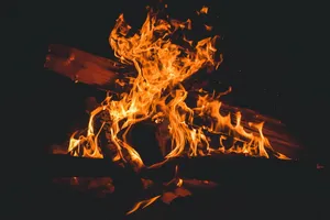 夜间篝火