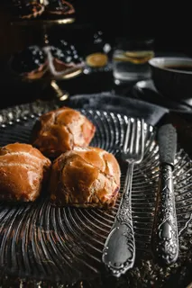 里面有奶油奶酪的甜面包