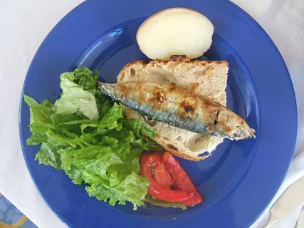面包,沙丁鱼,生菜,盘子,食物,鱼,盘子,海鲜 面包,沙丁鱼,生菜,盘子,食物,鱼,盘子,海鲜