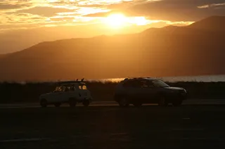 西班牙塔拉戈纳埃布罗三角洲，运输方式，日落，运输，天空，陆地车辆