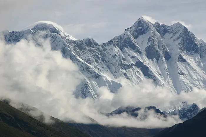珠穆朗玛峰，珠穆朗玛峰，洛兹，喜马拉雅山，山脉，云朵，尼泊尔，徒步旅行